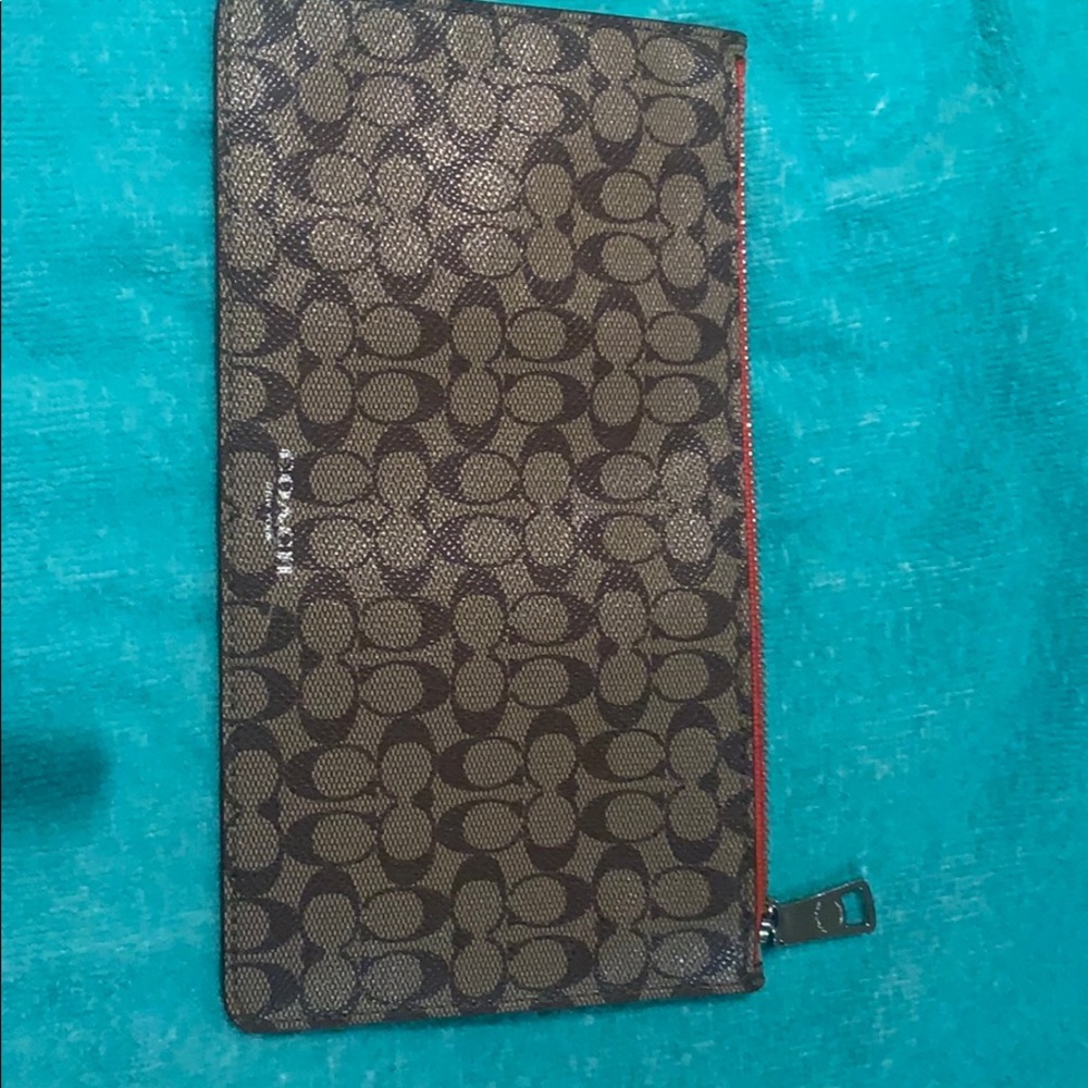 Coach Insert